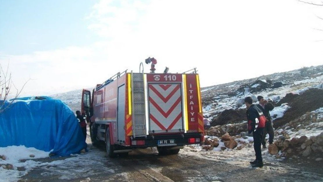 Sular kesildi, mahallelere itfaiye araçlarıyla su taşındı