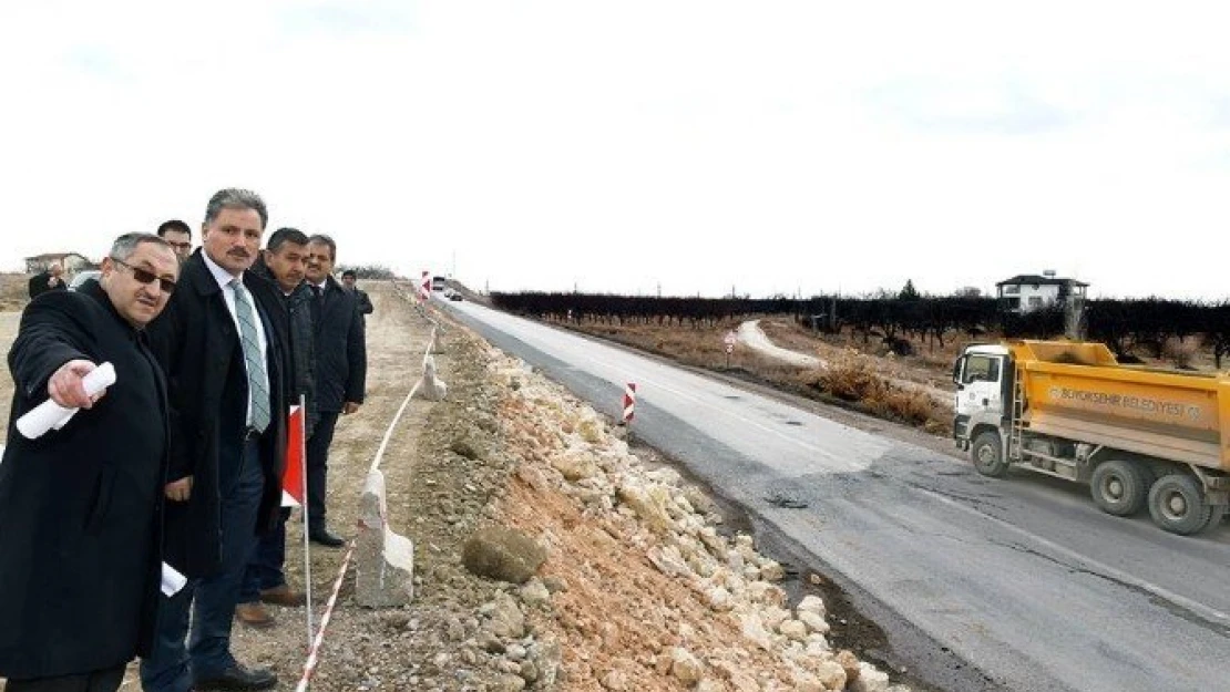 Dilek'teki yol çalışmaları devam ediyor