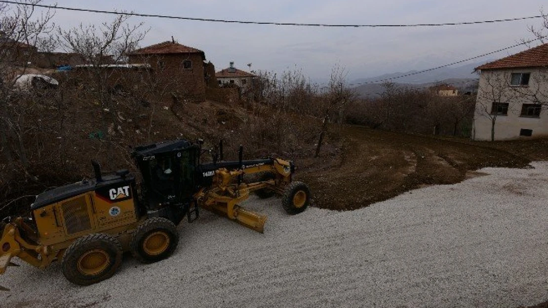 Yukarı Çolaklı Mahallesinde yol çalışması