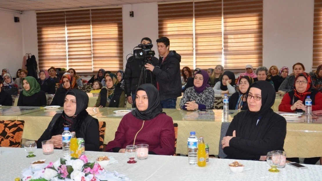 Ünlü gurme Ayşe Tüter, Malatyalı bayanlarla buluştu