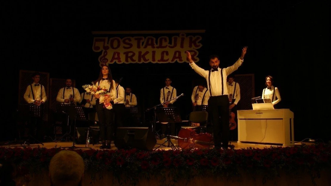 MABESEM bünyesindeki Grup Retro, ilk konserini verdi