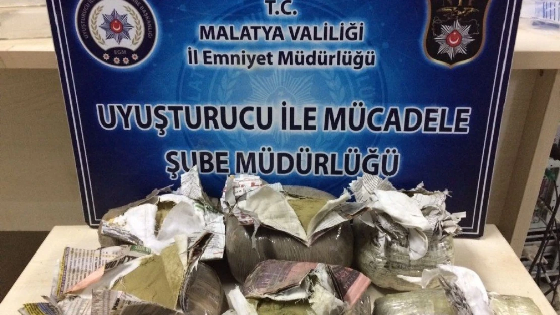 Araçta 8 kilo uyuşturucu madde ele geçirdi