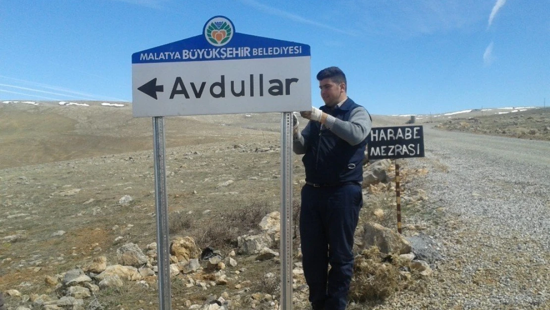 Büyükşehir, Kuluncak'ta yön levhalama çalışmalarını tamamladı