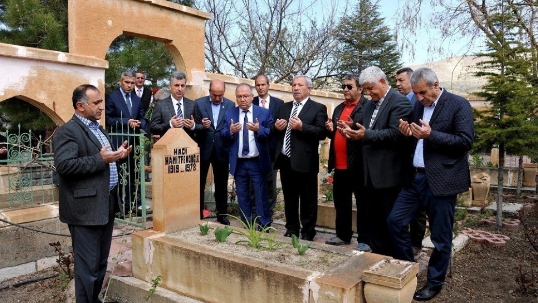 Hamit Fendoğlu mezarı başında dualarla anıldı