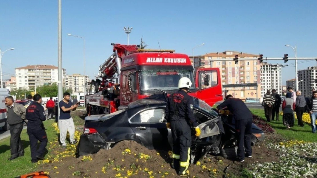 Malatya'da trafik kazası: 1 ölü 2 yaralı
