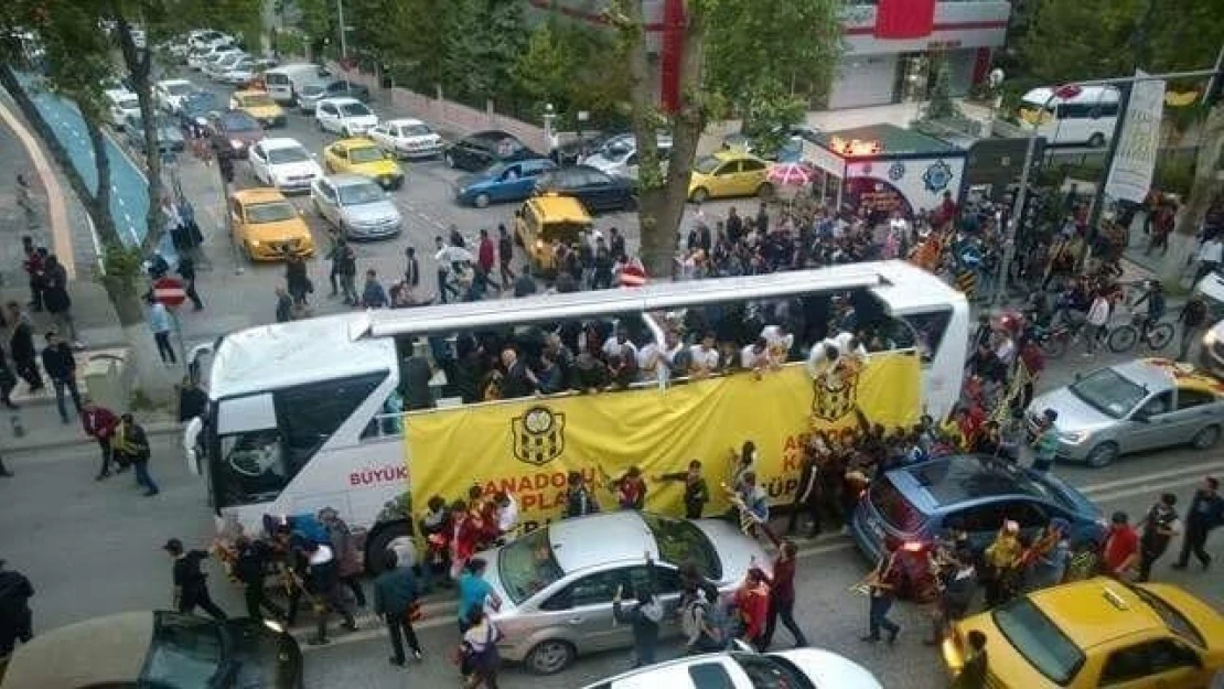 Yeni Malatyaspor düzenlenen törenle kupasını aldı
