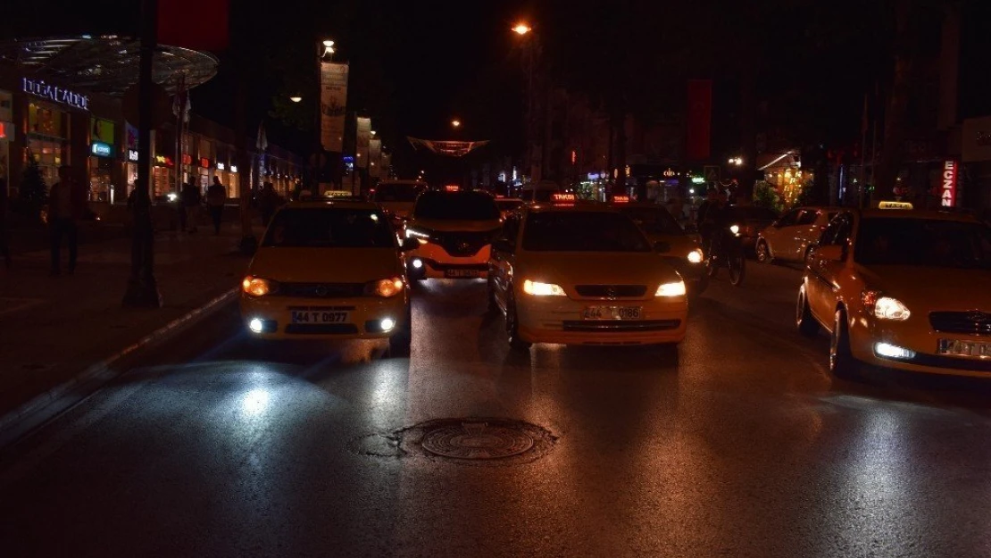 Malatya'da taksiciler terörü protesto etti
