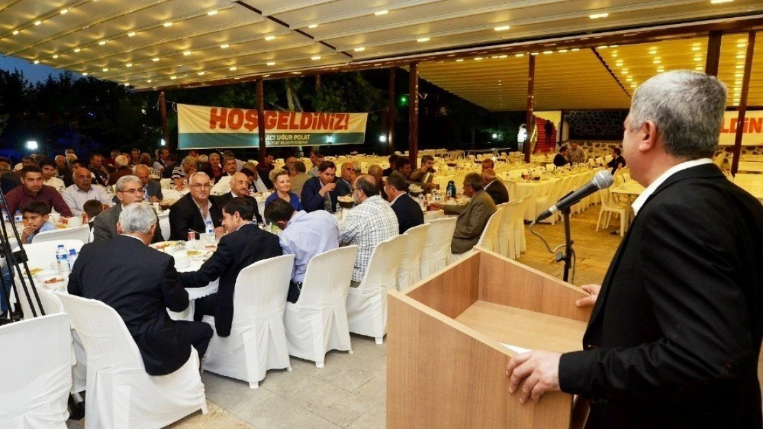 Yeşilyurt'taki muhtarlar iftar yemeğinde bir araya geldi
