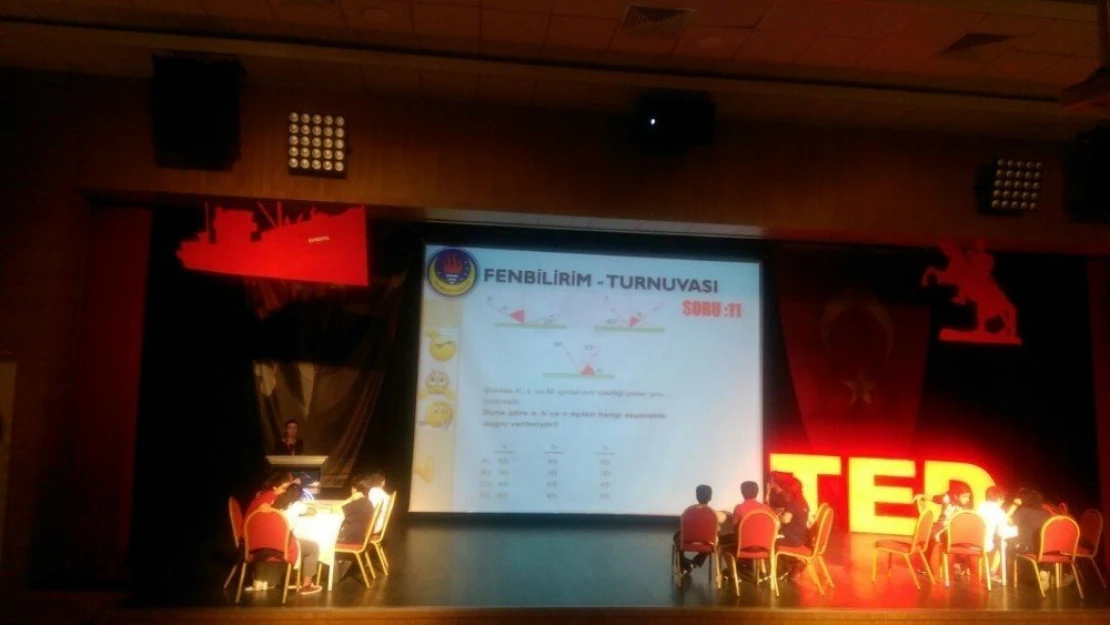 TED'li öğrenciler bilgi yarışmasında kıyasıya yarıştı
