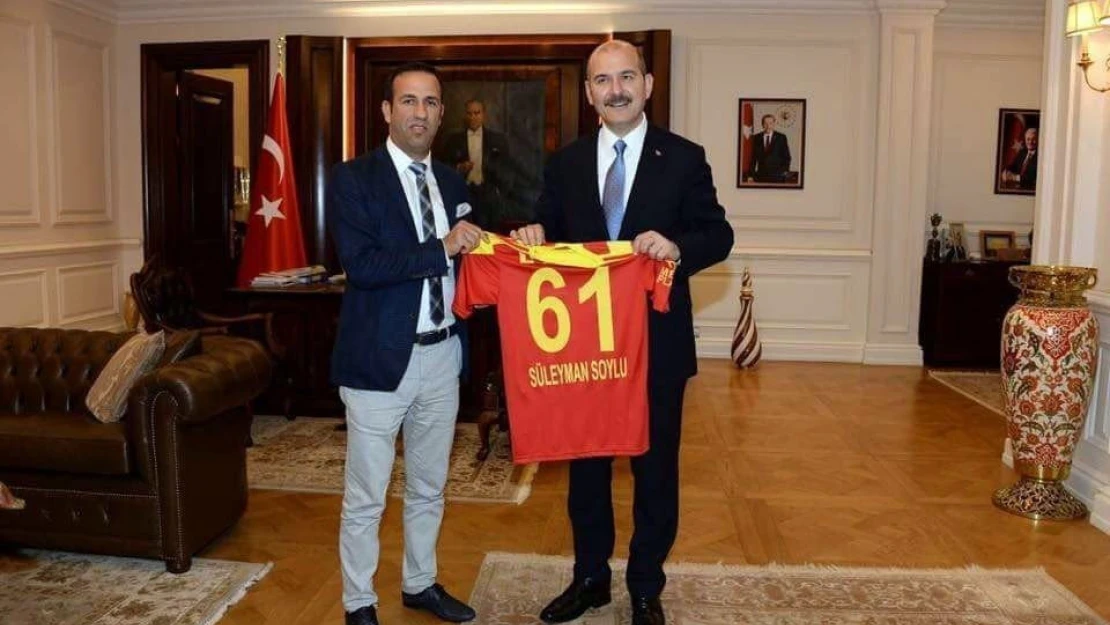 Gevrek'ten Bakan Soylu'ya Evkur Yeni Malatyaspor forması
