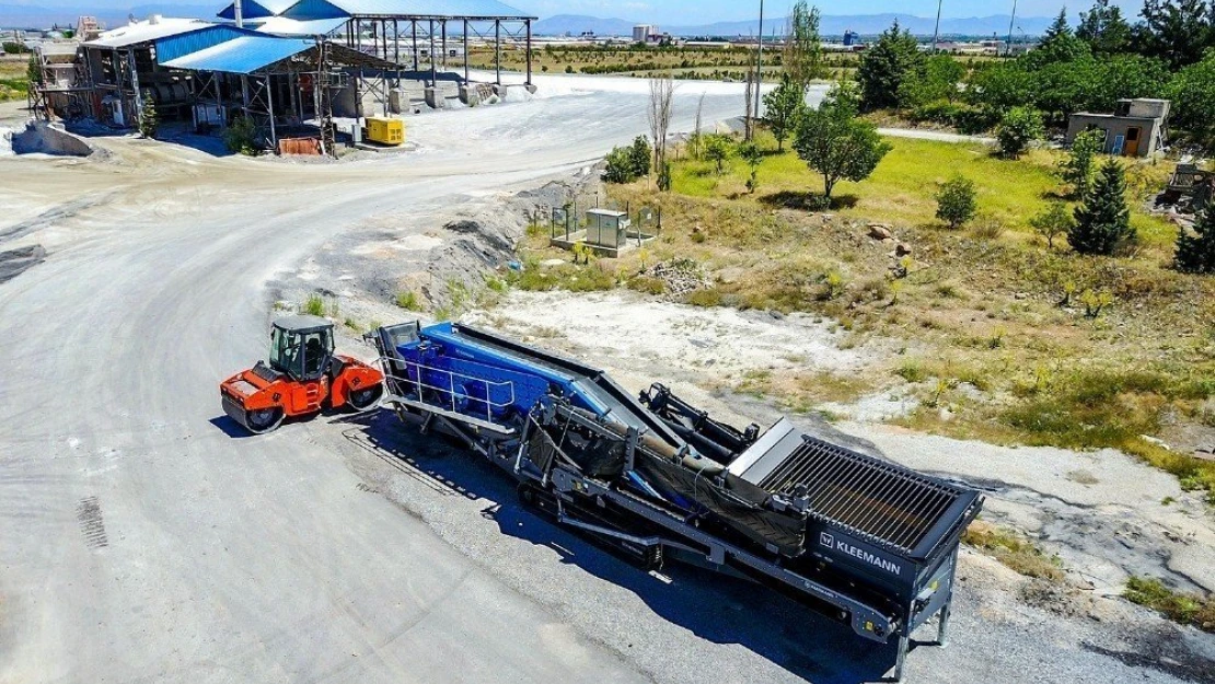 Malatya'ya mobil elek ve silindir makinesi aldı
