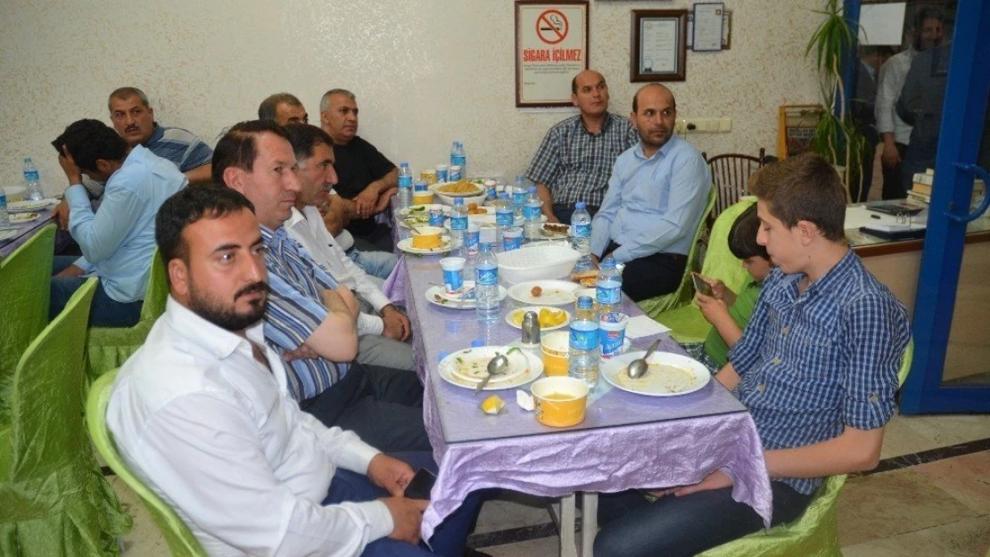 Millet partililer iftarda bir araya geldi
