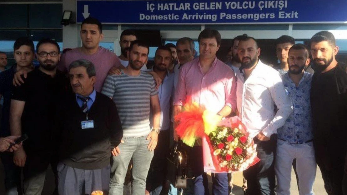 Sağlam'ı Malatya'da taraftarlar karşıladı
