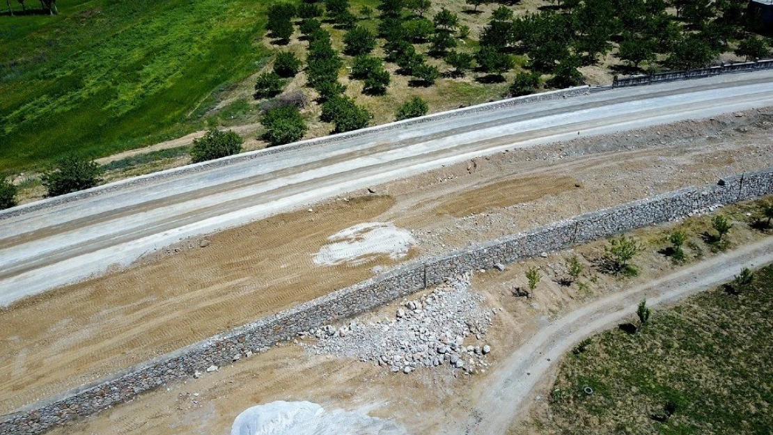 Büyükşehir Belediyesi sel ve toprak kaymasına karşı önlem alıyor
