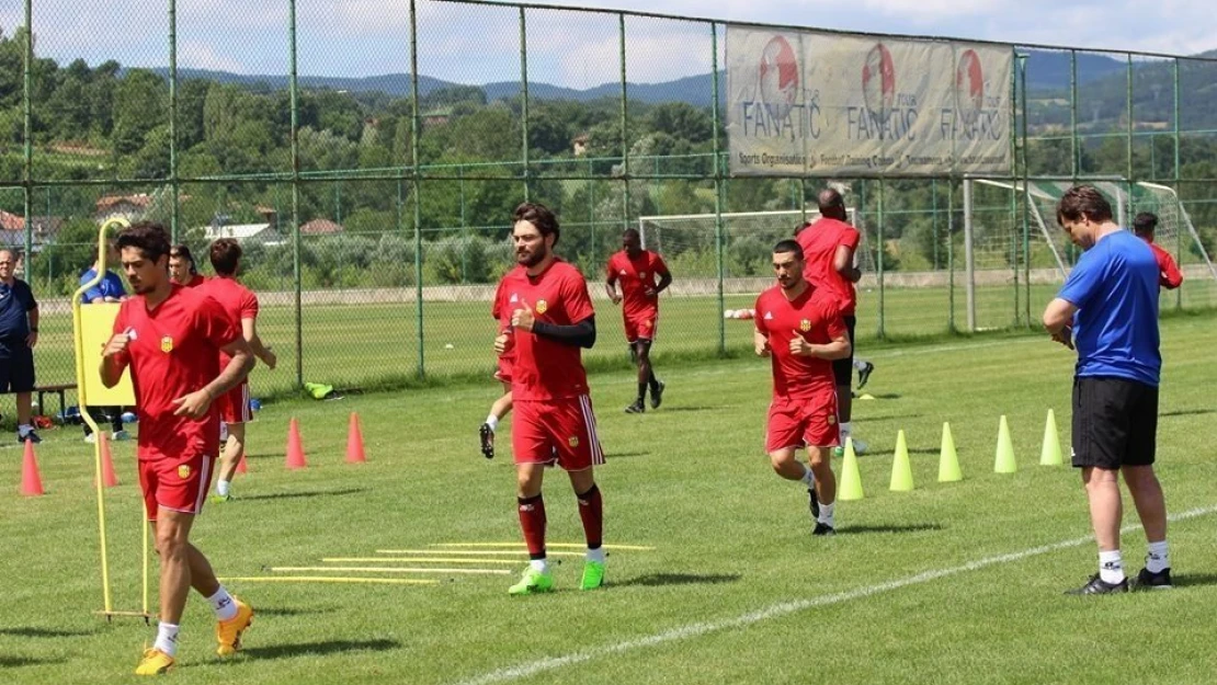 Ertuğrul Sağlam: 'Yeni transferlerin henüz kampa gelmemesinden memnun değiliz'
