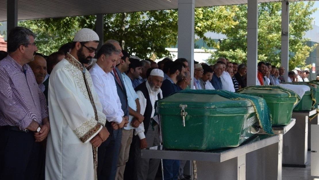 AK Parti Akçadağ İlçe eski Başkanı Yücekaya son yolculuğuna uğurlandı
