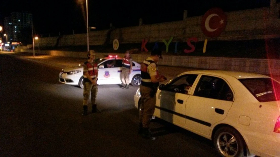 Jandarmadan tatilcilere trafik uygulaması
