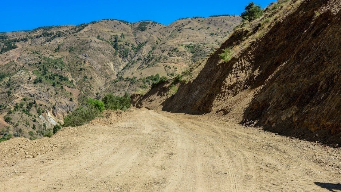 Kozluk-Üçyaka yolu genişletiliyor
