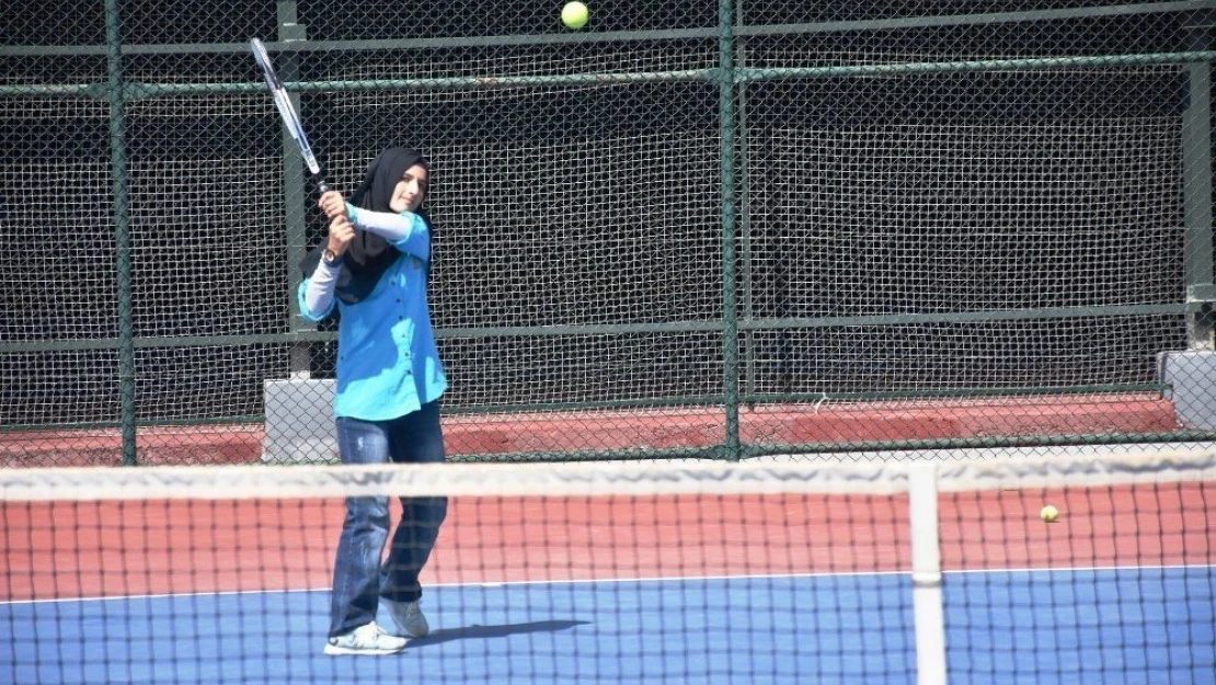 1966 Malatya Gençlik ve Spor Kulübü'nden teniste büyük başarı
