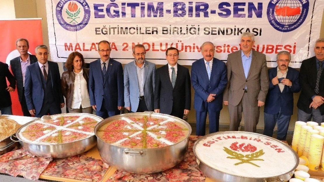 Eğitim-Bir-Sen Üniversite Şubesinden Aşure günü etkinliği
