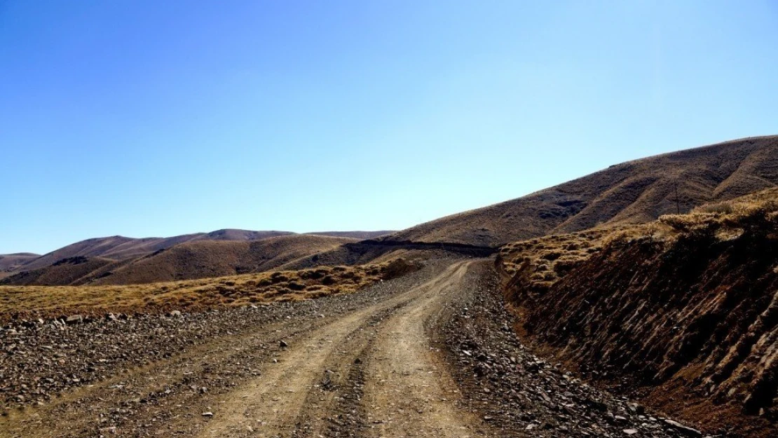 Büyükşehir Belediyesi yol çalışmalarına devam ediyor
