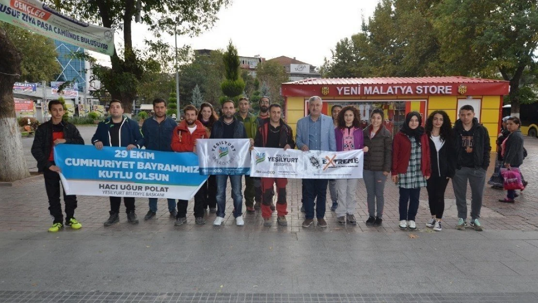 Cumhuriyet Bayramı sevincini gökyüzünde yaşadılar
