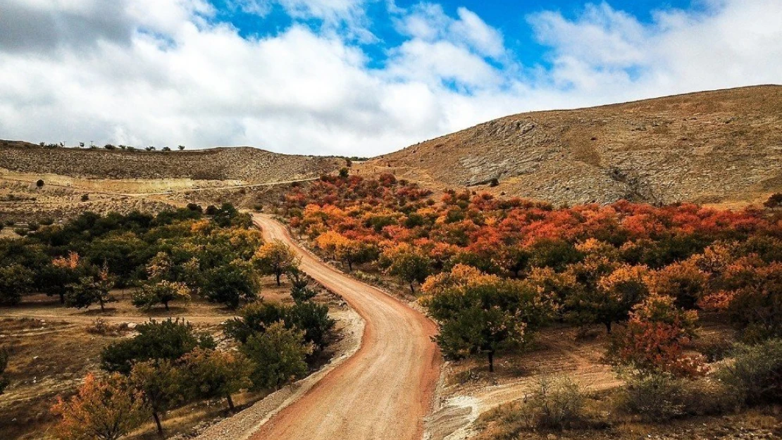 Hekimhan'da yol çalışmaları devam ediyor
