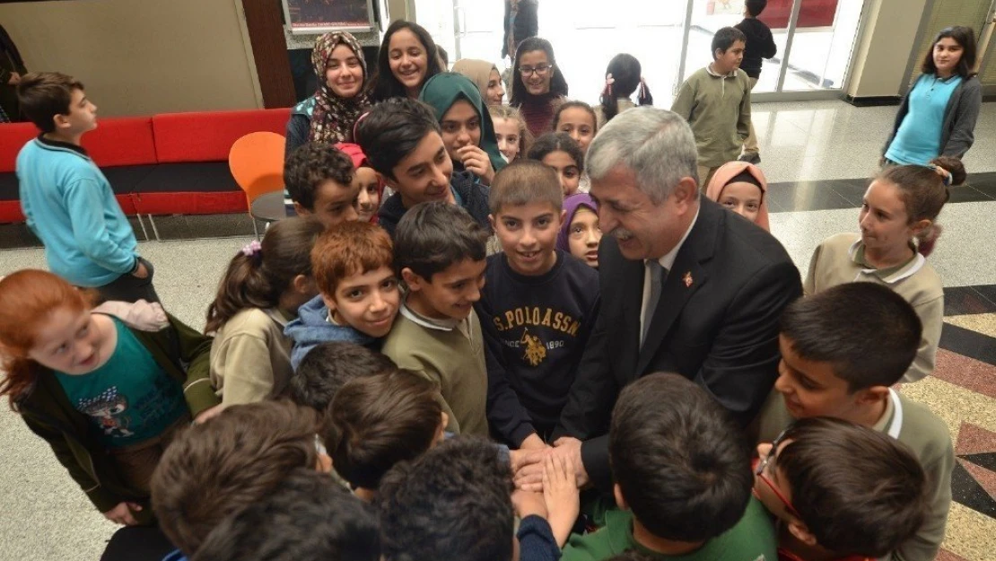 Öğrencilere 'Öncü Şahsiyetler' tavsiyesi
