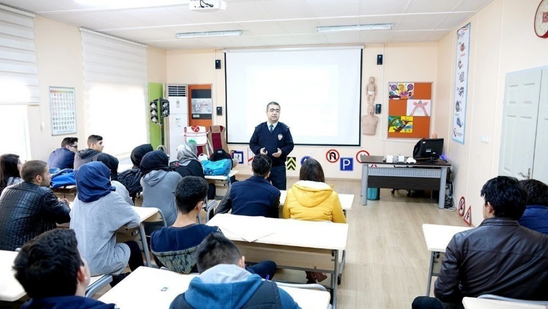 Trafik Eğitim Pakında bilgilendirme çalışmaları devam ediyor
