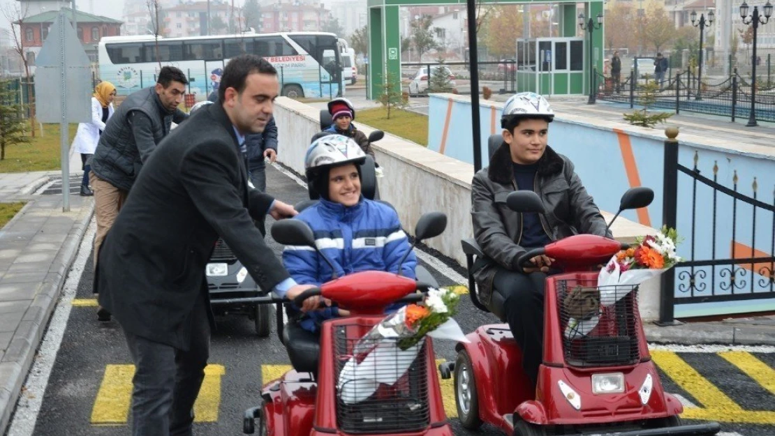 Engelli öğrencilere trafik eğitimi
