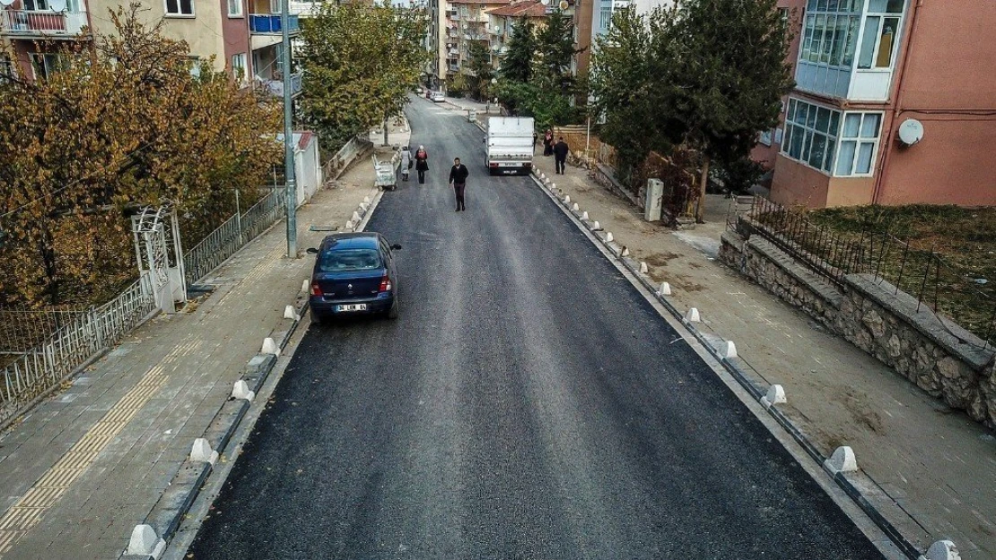 Büyükşehir yol çalışmalarına devam ediyor
