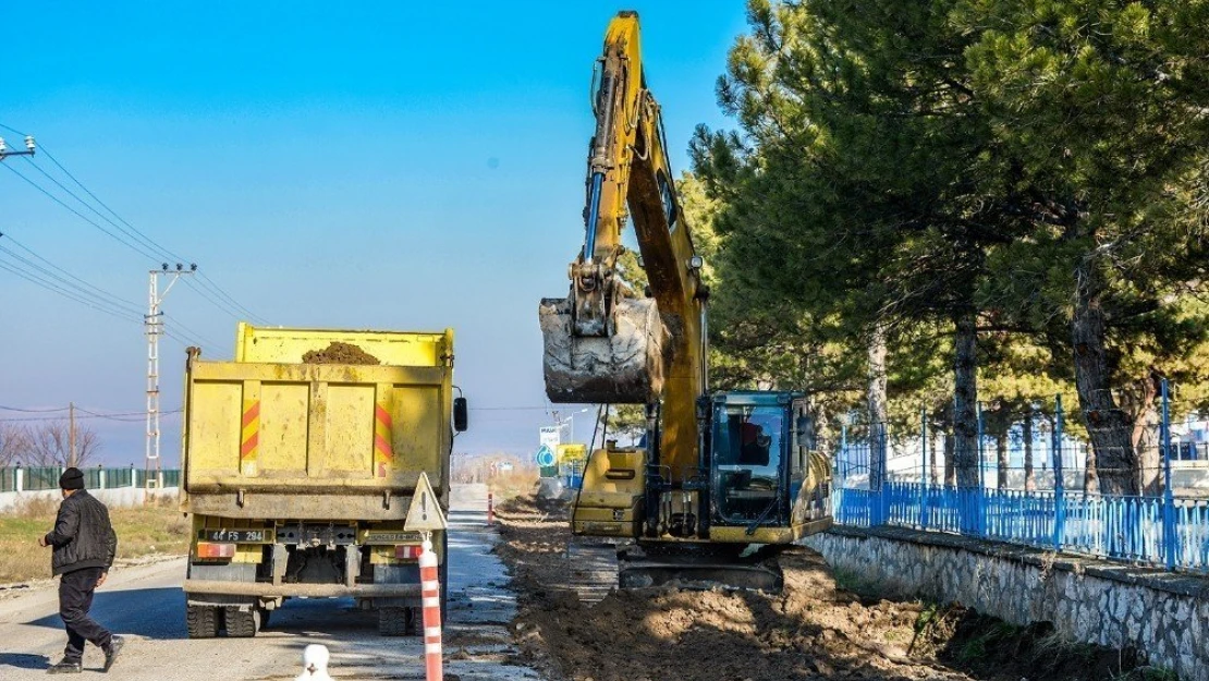 Büyükşehir baraj yolunda çalışmalara devam ediyor
