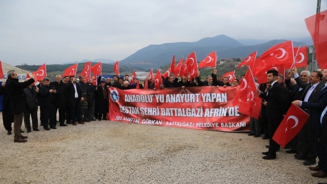 Malatya'dan Mehmetçiğe 4 ton kayısı
