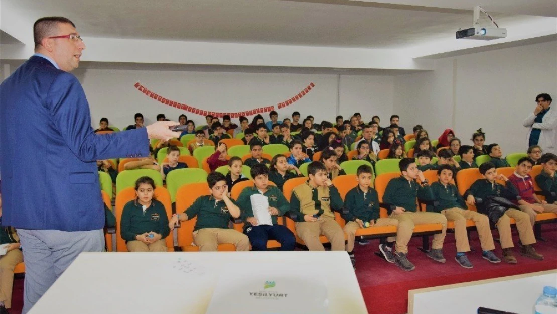 Öğrencilere geri dönüşüm semineri verildi
