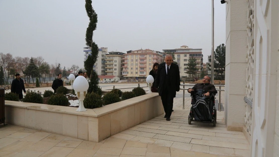 Battalgazi Belediyesi 'Erişilebilirlik Belgesi' almak için ilk adımı attı
