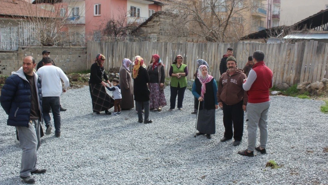 Malatya'da 'baz istasyonu' tepkisi
