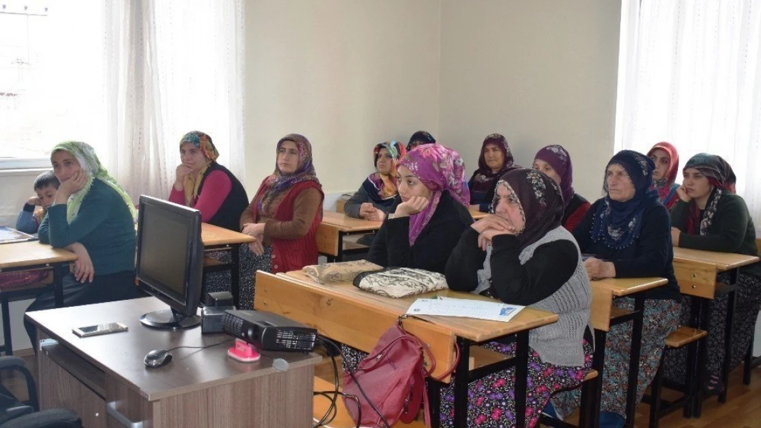 'Ailede sabır' konferansı düzenlendi
