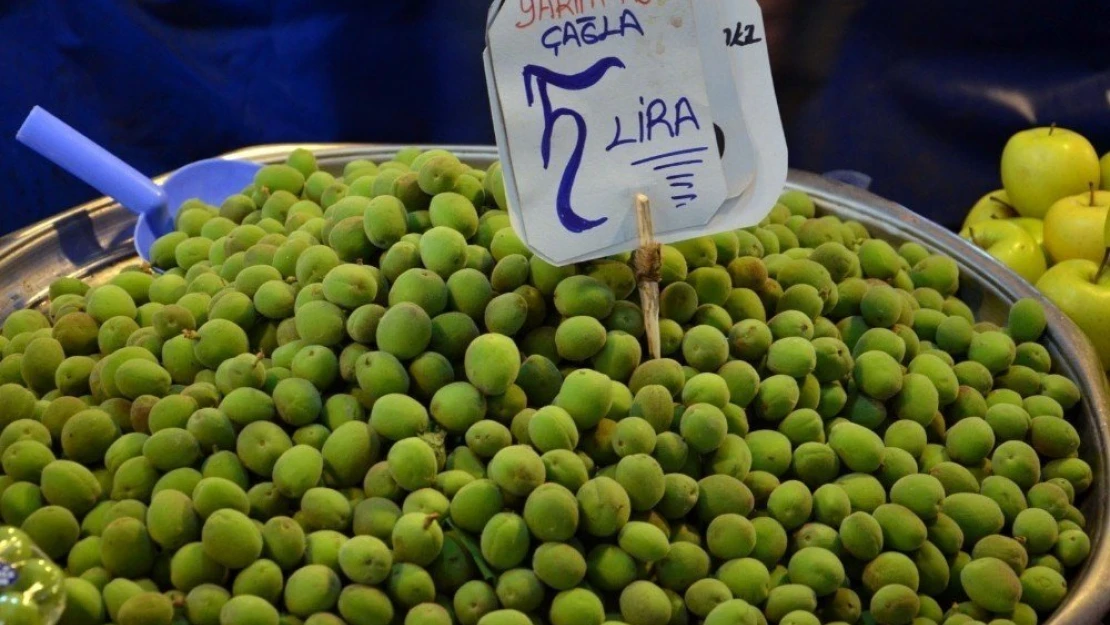 Kayısı çağlası tezgaha indi