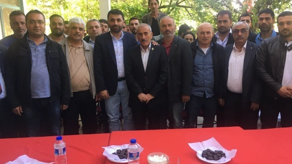 Samanlı vatandaşların ve esnafların sorunlarını dinledi
