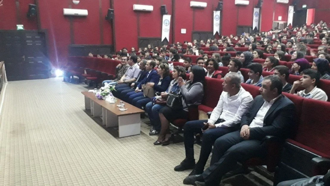 Öğrencilere başarı ve motivasyon semineri
