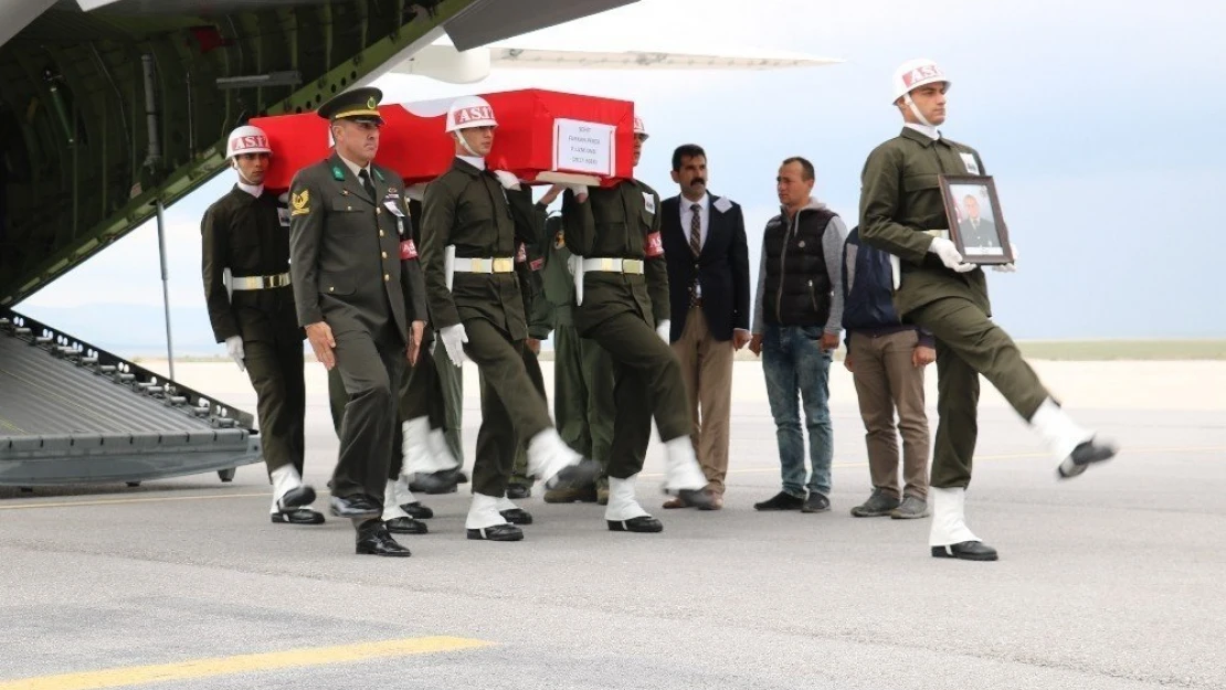 Şehit Furkan Peker'in cenazesine hüzünlü karşılama