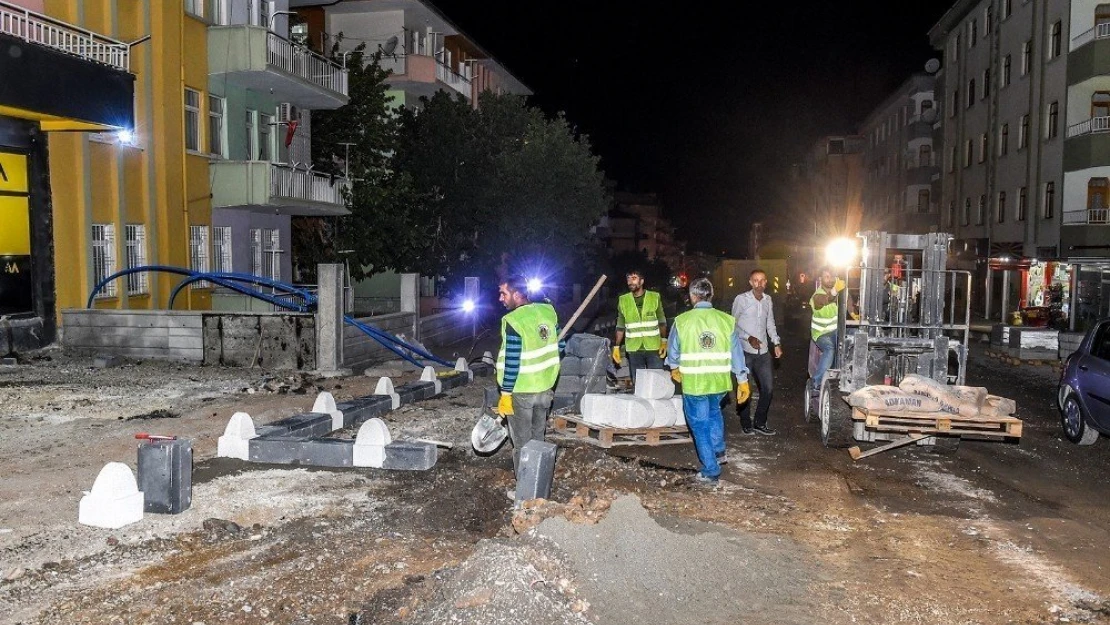 Mevlüt Aslanoğlu Caddesinde çalışmalar sürüyor