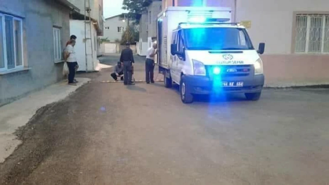 Bisikletle otomobilin çarpıştığı kaza kamerada