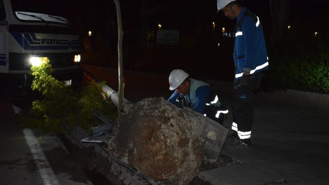 Kaza yapan sürücü aracını bırakıp kaçtı