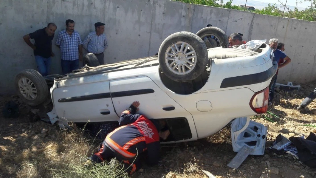 Otomobil takla attı: 1'i ağır 5 yaralı