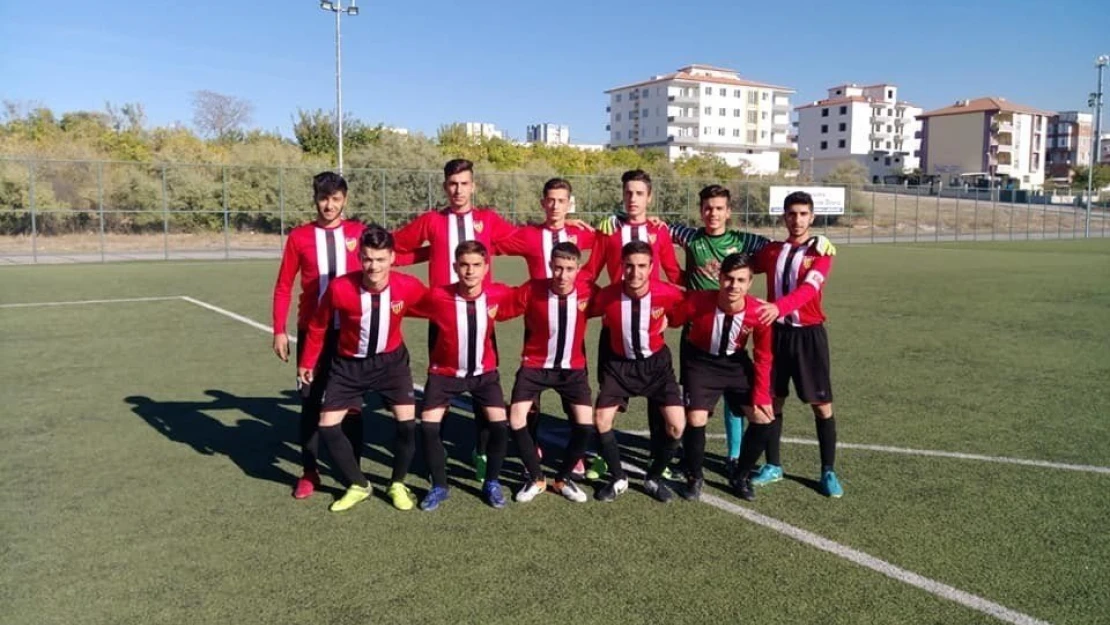 U19'da şampiyonluk yarışı kızıştı