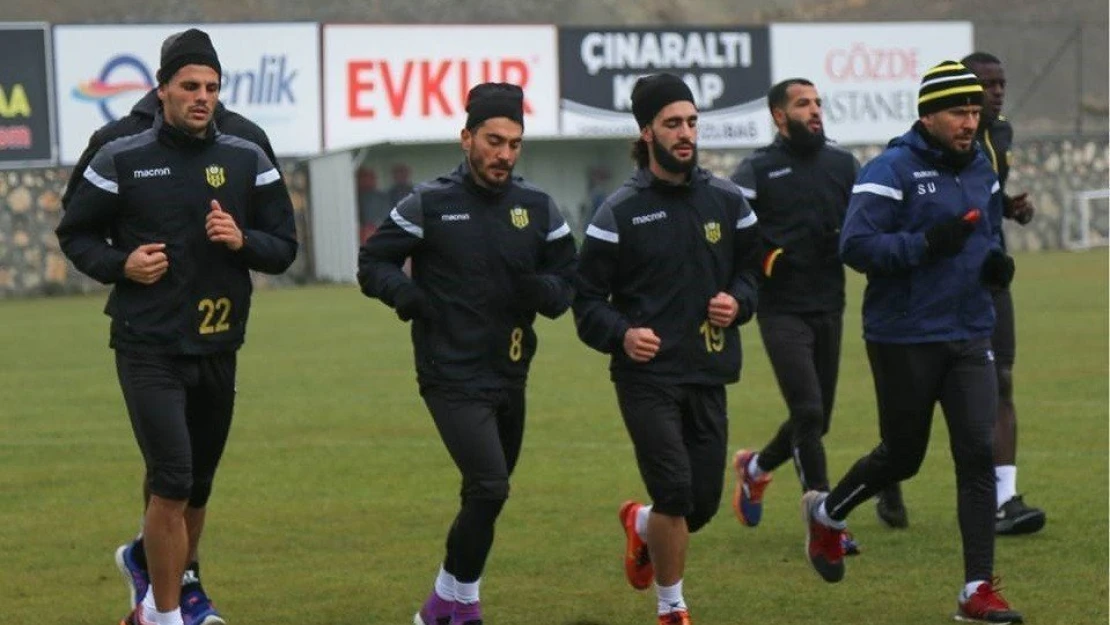 E.Yeni Malatyaspor'da Akhisarspor mesaisi sürüyor