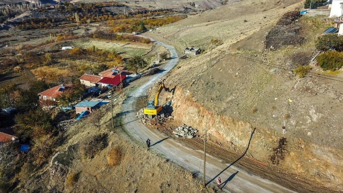 Arguvan'da yeni yol açma ve genişletme çalışmaları