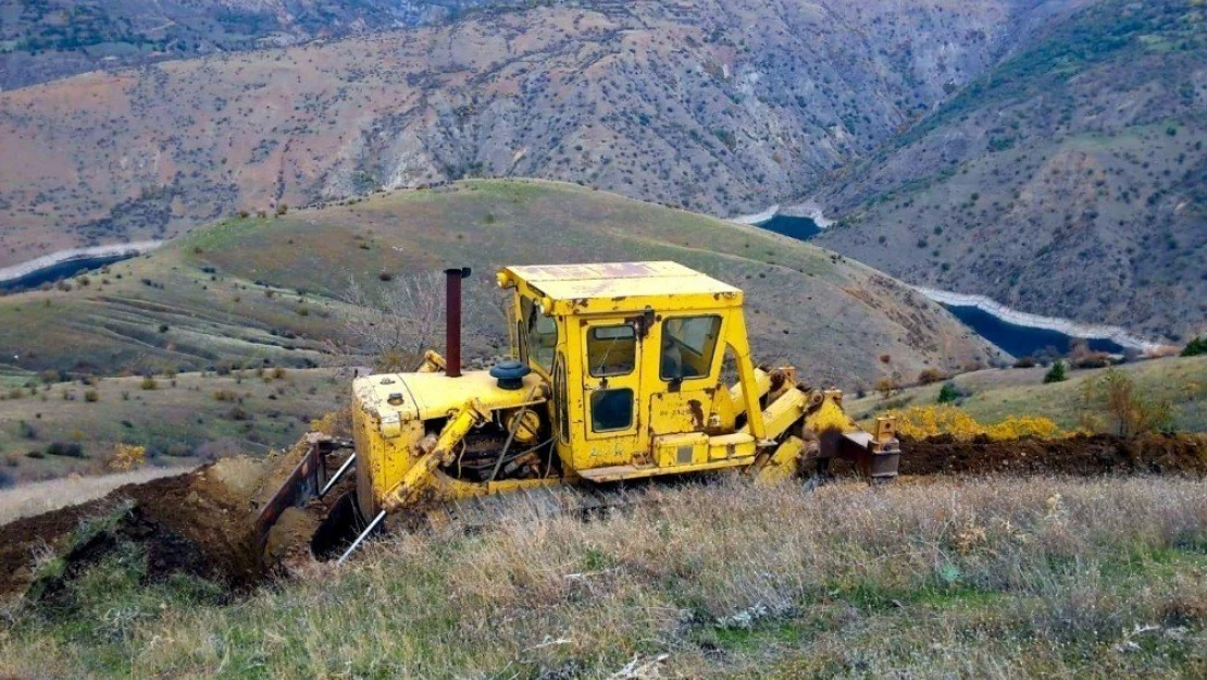 Doğanyol'da yol genişletme çalışmaları devam ediyor