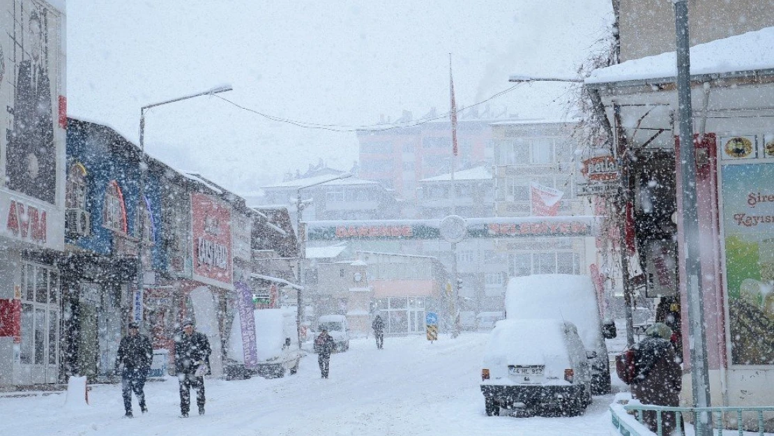 Malatya'da kar yağışı etkili oluyor